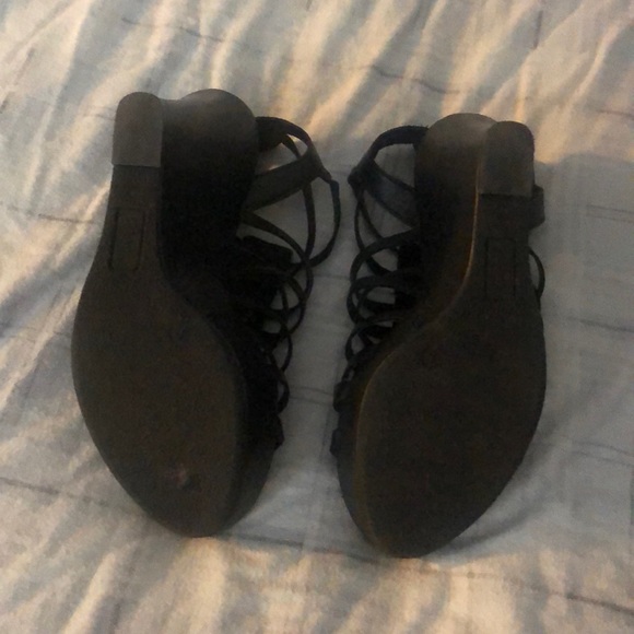 Fun and cute wedges - Picture 4 of 4